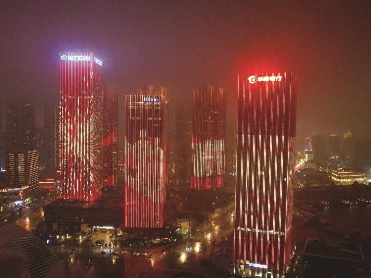 今夜大连星海与东港将上演24场灯光秀，跨年倒计时童话风浪漫来袭  第1张