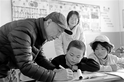 55岁夫妻携手支教，积石山地震后他们用行动圆梦教育