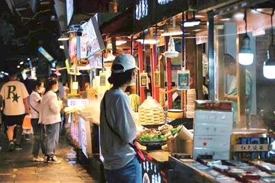 趣浪城北·首届冰雪烩：青海之窗的青唐不夜城，冬日游顶流等你来体验