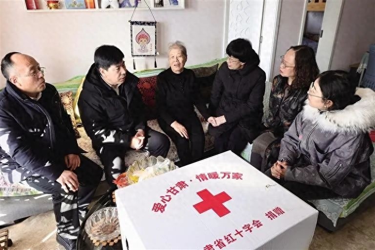 甘肃红十字会5年筹款2438万，救助10.1万户困难家庭，2024年再筹646万温暖万家  第1张