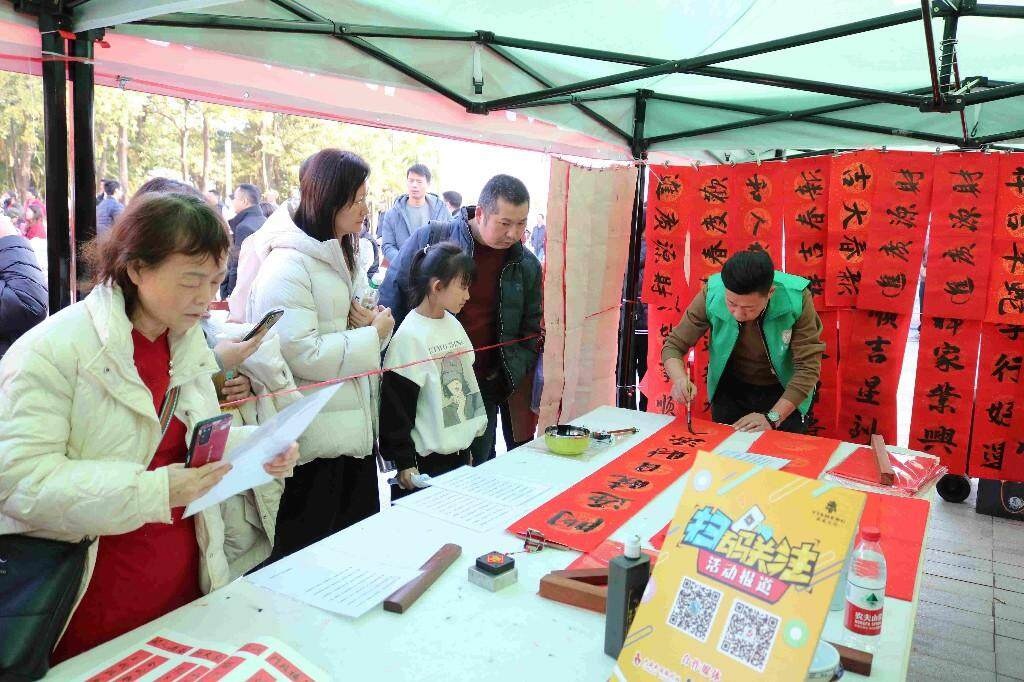 汕头市网络文明新风尚：10家基地获授牌，公益文艺展演活力四射  第4张