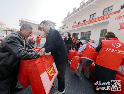 连续六年暖心行动！宜春市民政局携手福彩中心为乡村老人送去冬日温暖  第2张