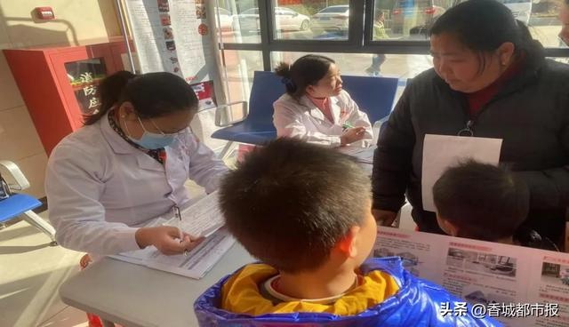 咸安区大幕乡中心卫生院联合市妇幼保健院举办助力少年儿童健康发育成长义诊活动，温暖送到百姓心坎上  第2张