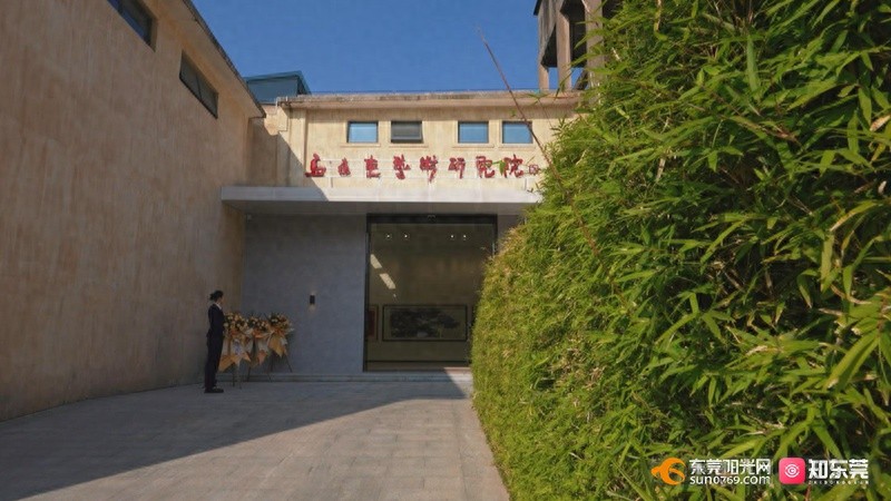 南方首次惊现巨幅长城画！东莞新馆免费开放，艺术爱好者争相打卡  第1张