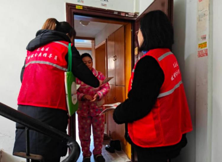 重庆巴南区鱼新街社区：40户居民亲身体验，垃圾分类入户宣传大行动  第2张