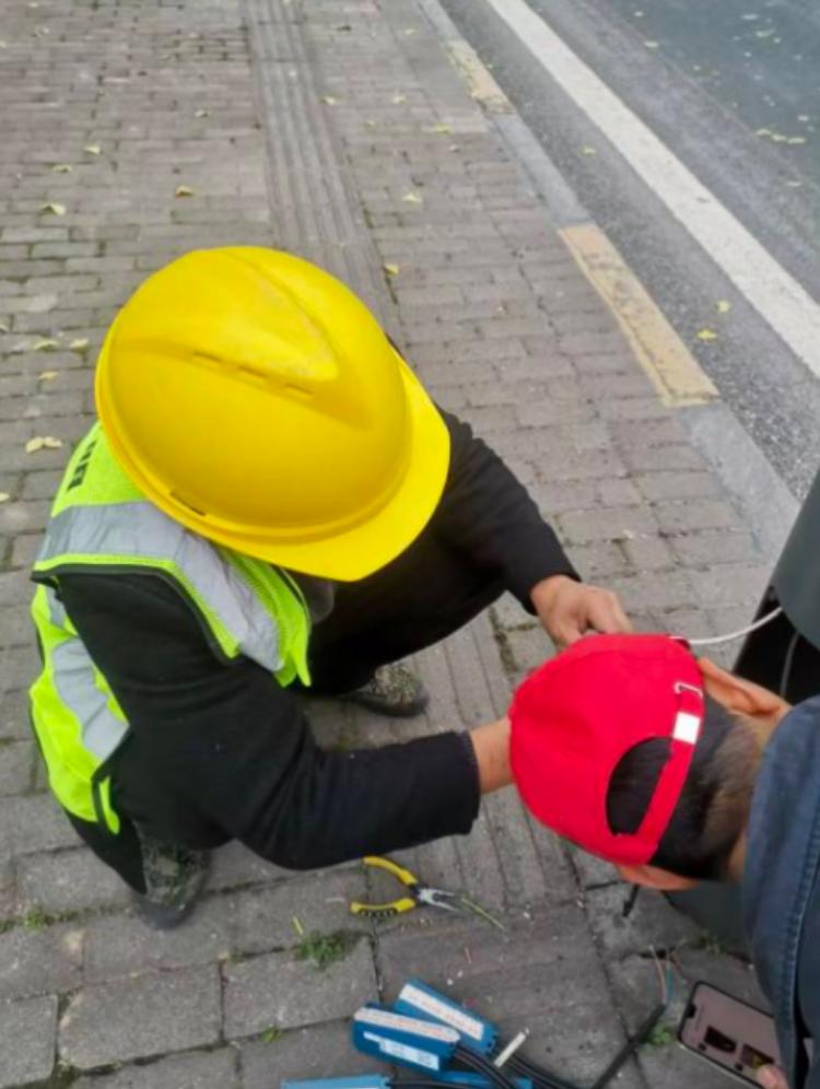 南岸区智慧路灯大升级：307盏路灯实现远程调控，节能又智能  第2张