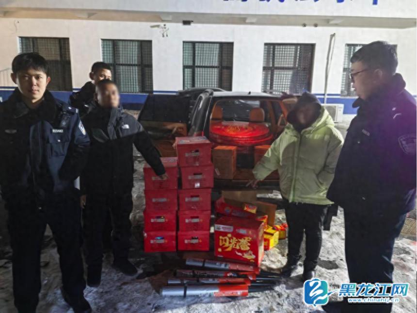 哈尔滨夫妻非法储存烟花爆竹，22件危险品被查获，四邻安全谁来保障？