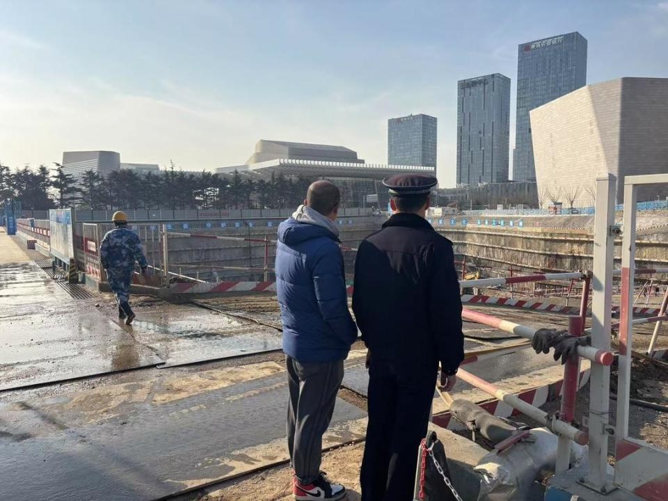 崂山区冬季扬尘治理大行动：建筑工地如何做到日产日清，源头管控？  第2张