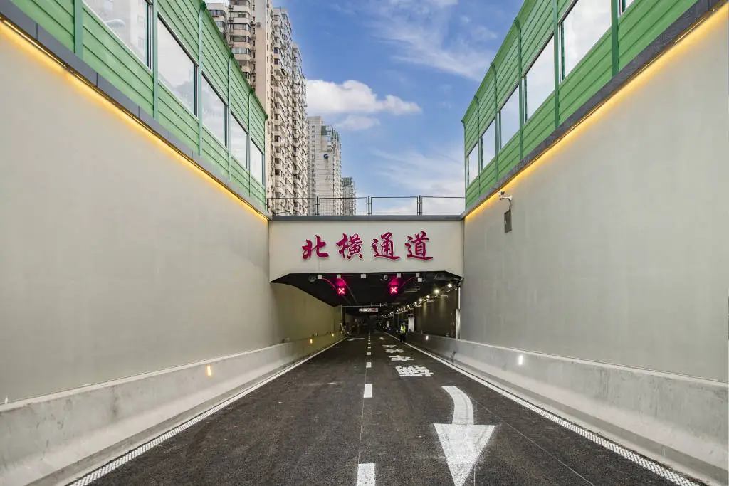 上海北横通道最后一处出口匝道通车，江苏路二级出口匝道今晚10点正式启用