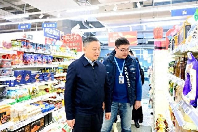 区委书记李晨昊实地检查节前市场供应，确保市民节日物资充足价格稳定  第1张