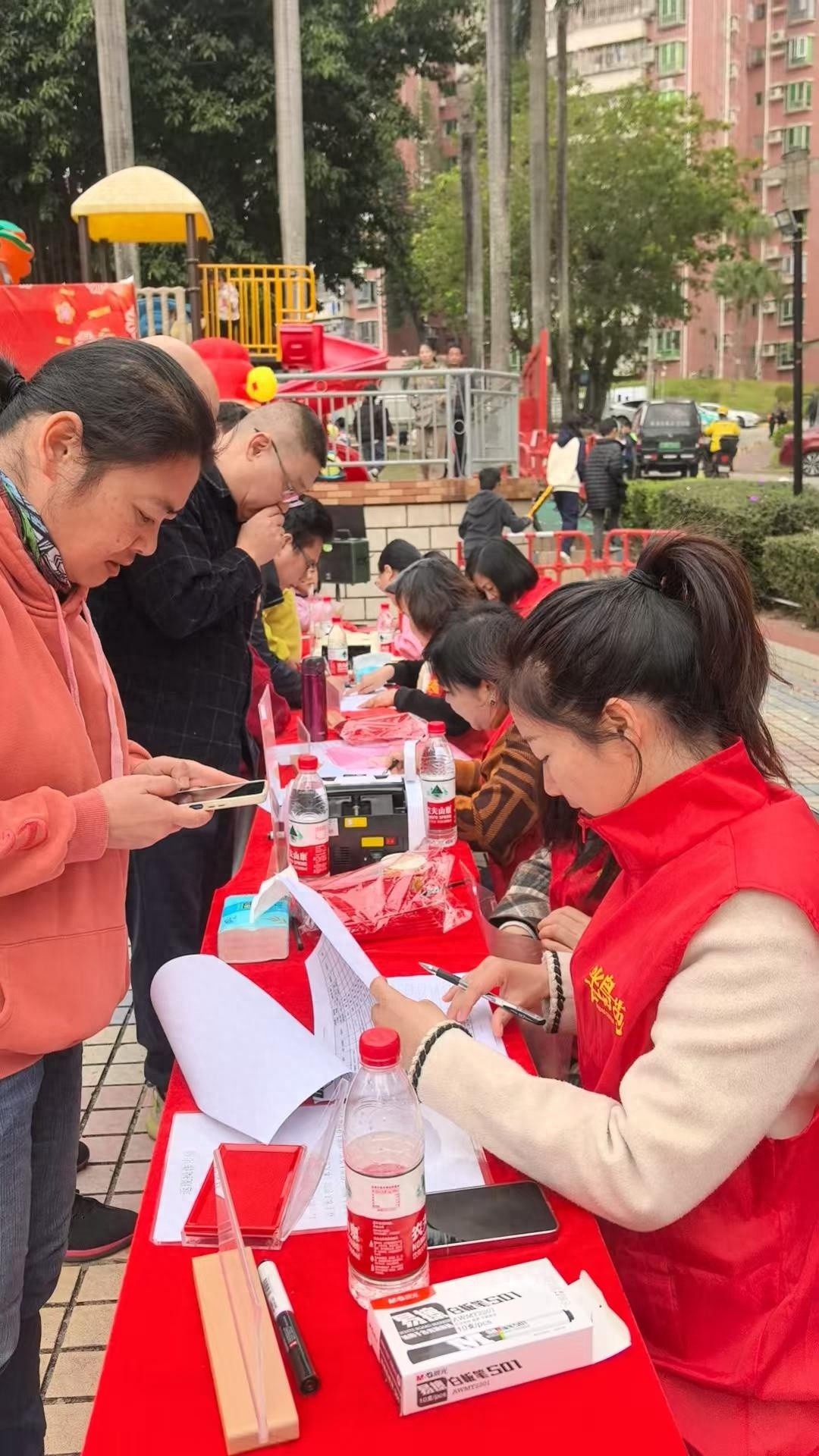 半岛苑小区业主喜获74万元分红，每户最高可领1150元，你羡慕了吗？