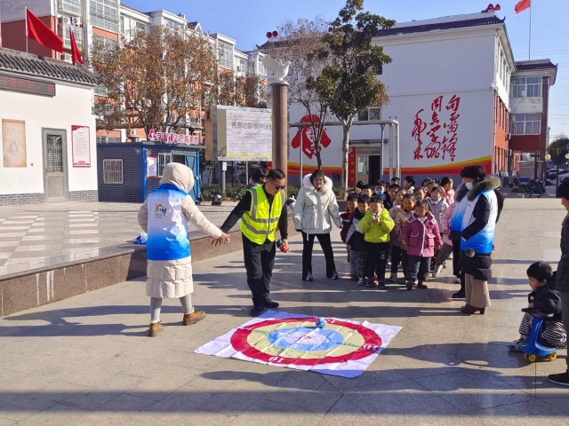 济宁市微山县傅村街道团工委举办青春社区伙伴计划元旦欢乐汇，40余名孩子共迎新年  第4张