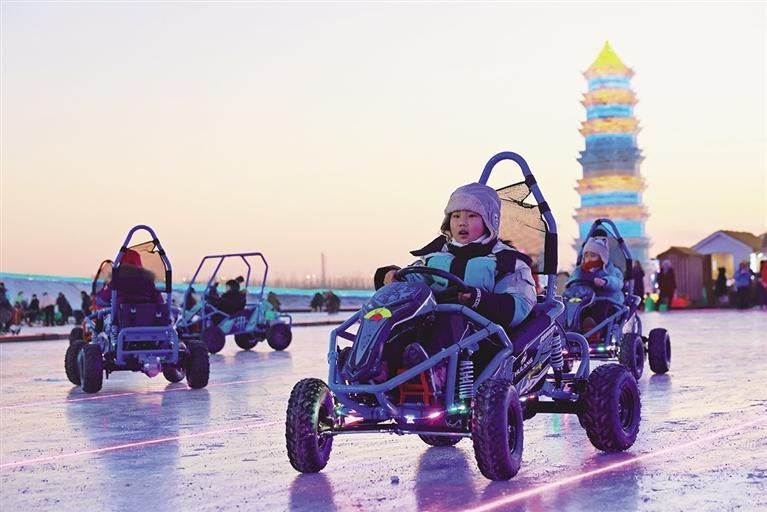 2025年呼和浩特欢乐冰雪节跨年夜：烟花秀、冰上项目、巨型机甲麒麟巡游，你不可错过的精彩瞬间  第5张