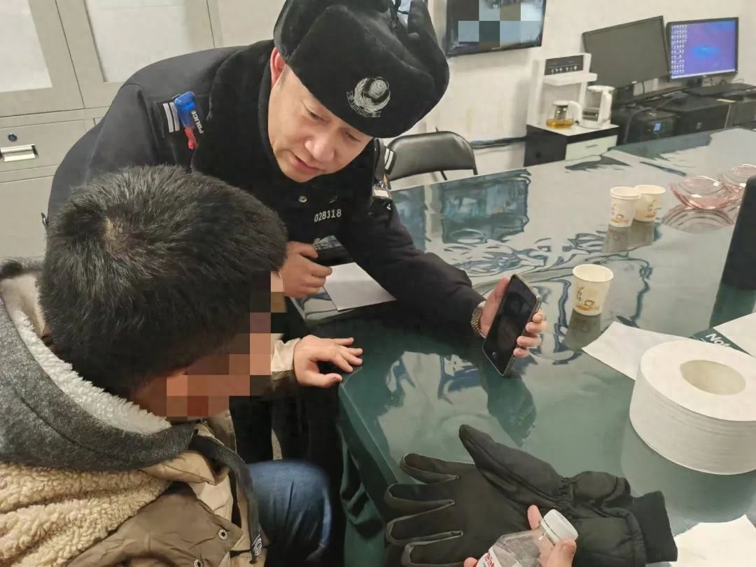 龙警故事专栏：揭秘警营里那些藏于星辰月下的感人瞬间  第1张