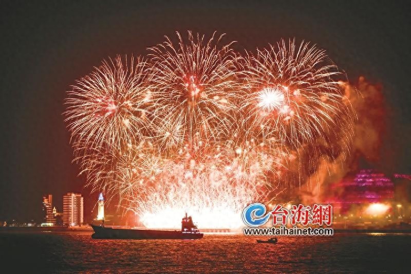 厦门跨年夜：烟花与海浪共舞，点亮你的新年梦想