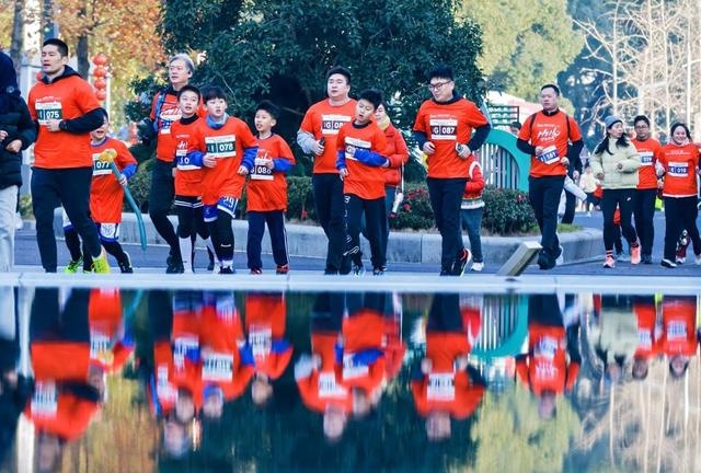 宁波千人元旦长跑迎新年，42年传统见证城市活力与健康魅力  第4张