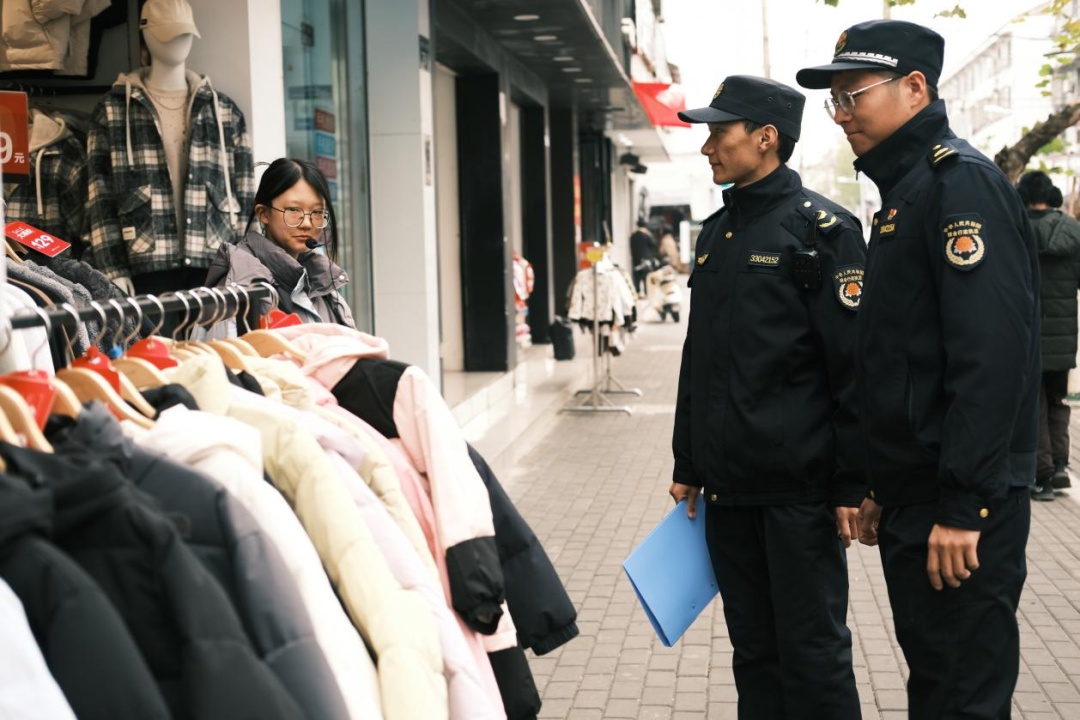 元旦佳节，他们放弃团聚，只为守护你的整洁与和谐——湖州南浔高新区执法队员的坚守故事  第2张