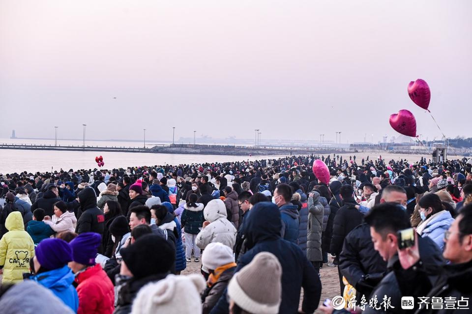 2025年元旦，日照万平口海滨3.9万人共迎新年第一缕阳光，你准备好了吗？  第6张
