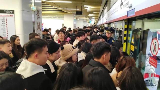 太原地铁2号线跨年夜创纪录！25.25万人次客流背后的秘密揭晓  第2张