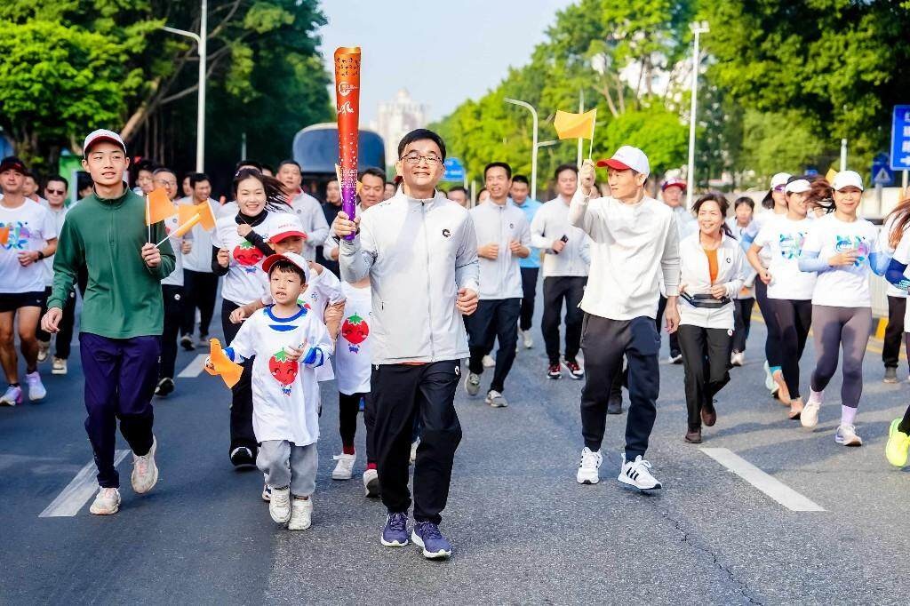 2025顺德容桂火炬传递：28名火炬手5.4公里奔跑，见证城市新变化  第3张