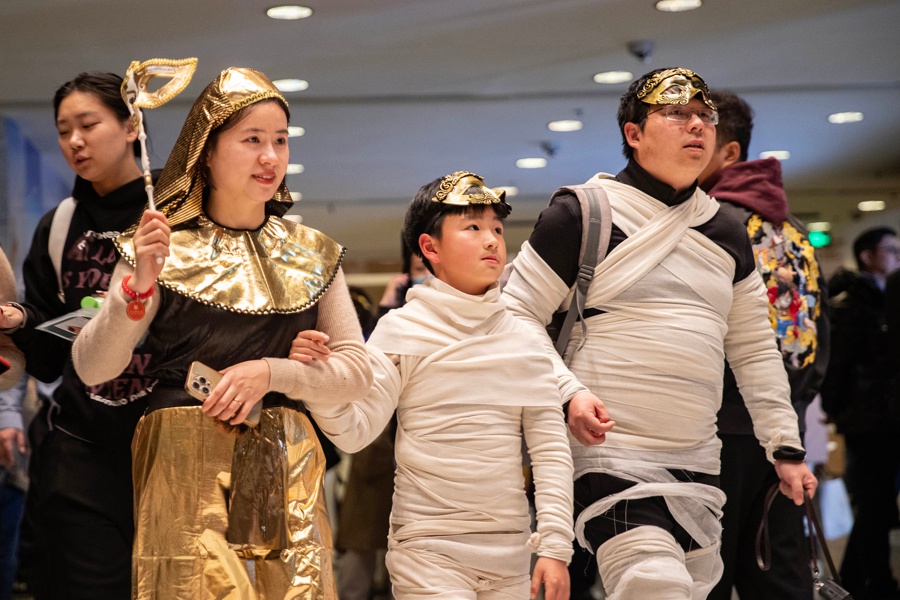2024跨年夜，上海博物馆上演古埃及奇妙夜：木乃伊与埃及艳后的惊艳亮相  第2张