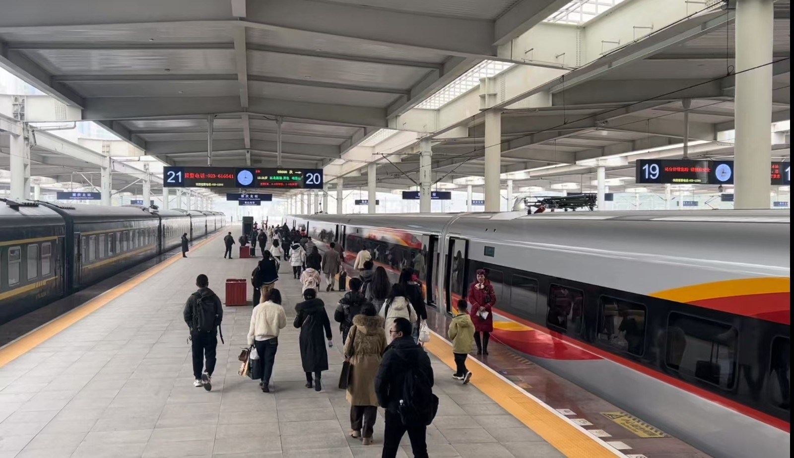 2025元旦出行新选择：13趟复兴号智能动车组，体验前所未有的舒适与便捷  第2张