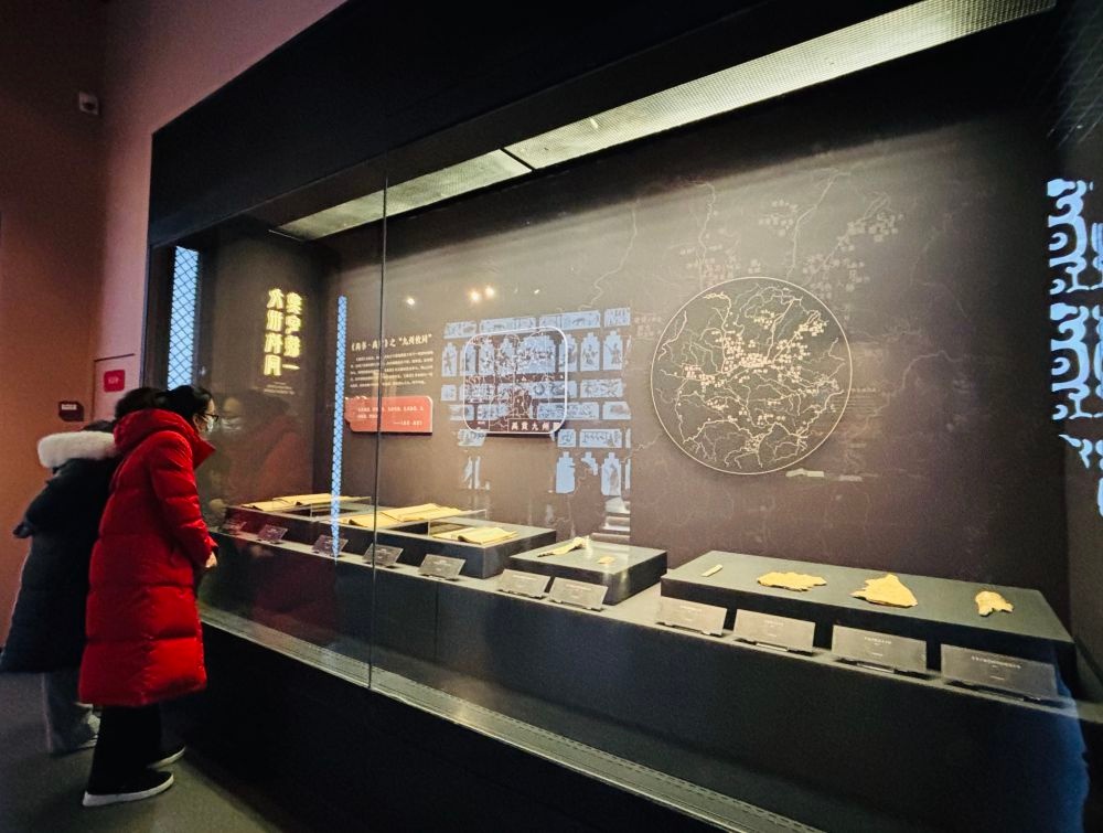 2025年天津博物馆震撼启幕：近400件秦汉文物带你穿越中国第一个大一统时代  第3张