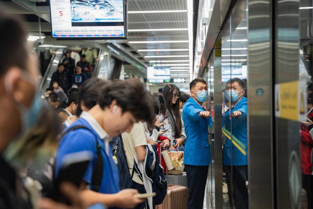 深圳地铁单日客流突破1100万！2024年12月31日创下历史新高  第2张