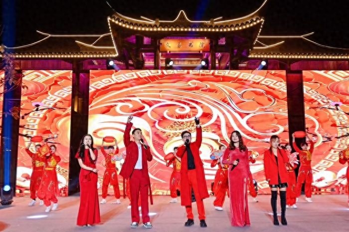 2025流行金曲跨年晚会：从怀旧金曲到星辰大海，五大篇章带你共赴视听盛宴  第1张
