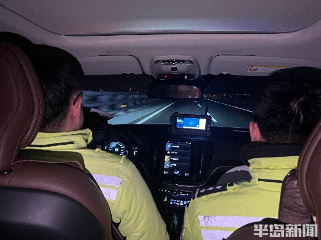 跨年夜，胶州湾大桥上的交警们如何守护万家灯火？揭秘他们的不眠之夜
