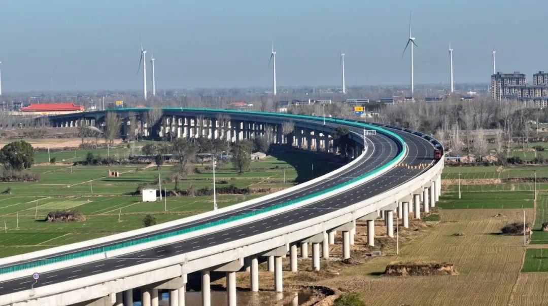新开黄河大桥正式通车！一桥连三路，24.2公里双向6车道，黄河两岸交通迎来大变革