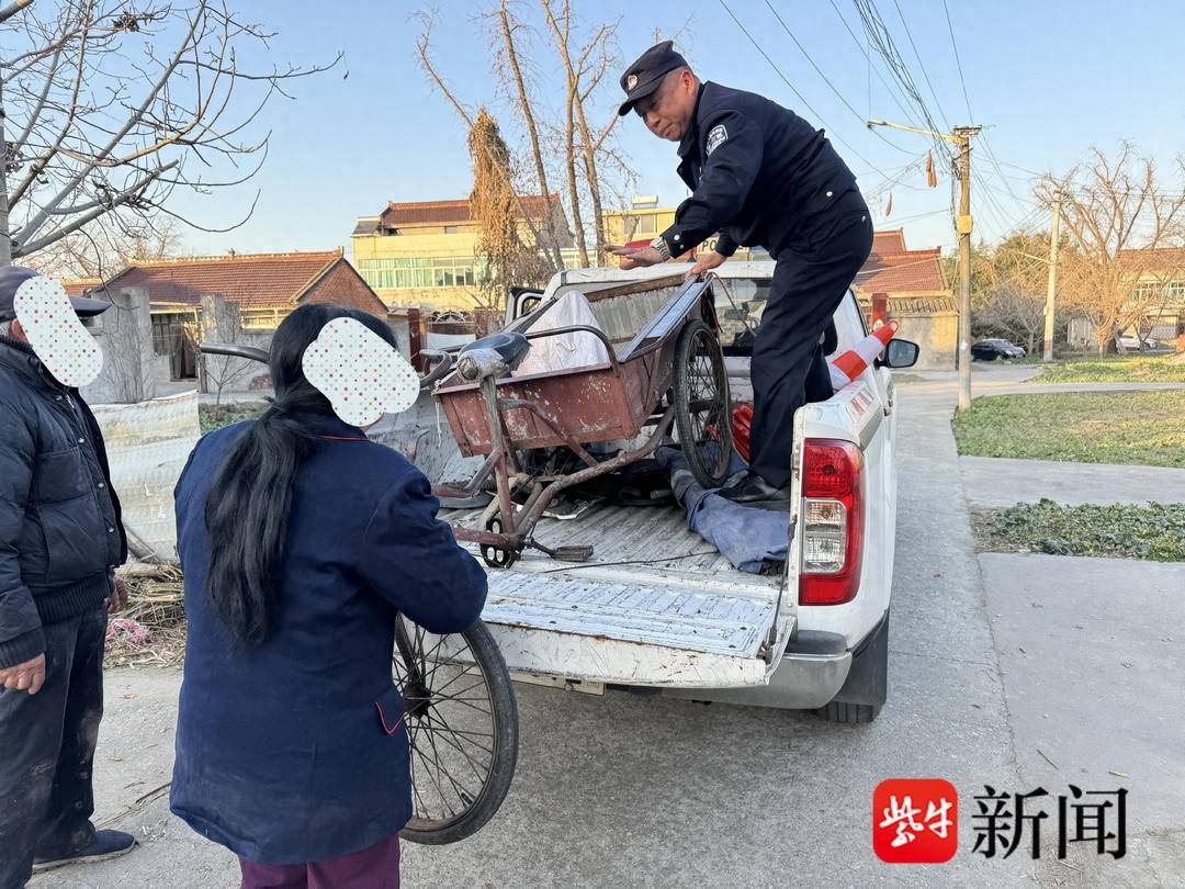 寒风中的温暖：八旬老人迷路，民警暖心救助，感人瞬间让人泪目  第1张
