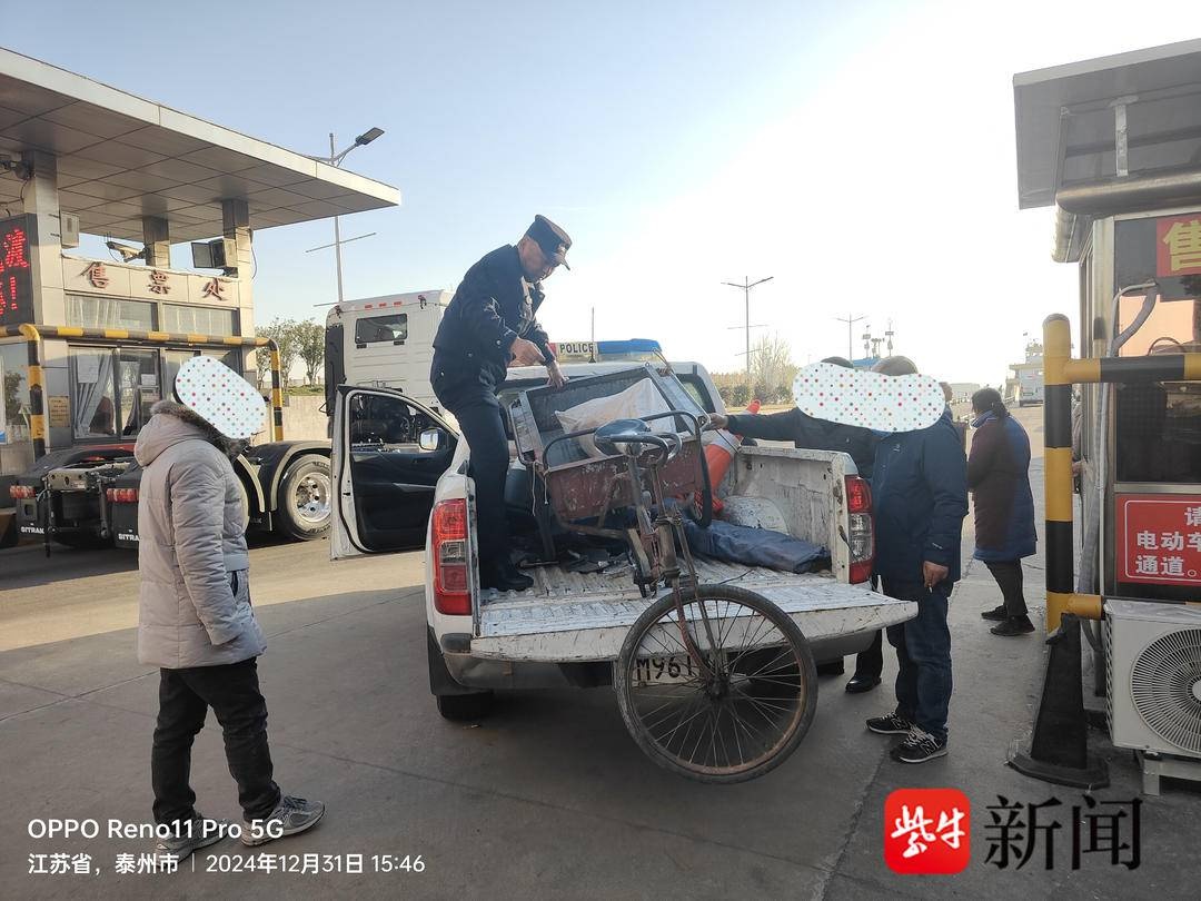 寒风中的温暖：八旬老人迷路，民警暖心救助，感人瞬间让人泪目  第3张