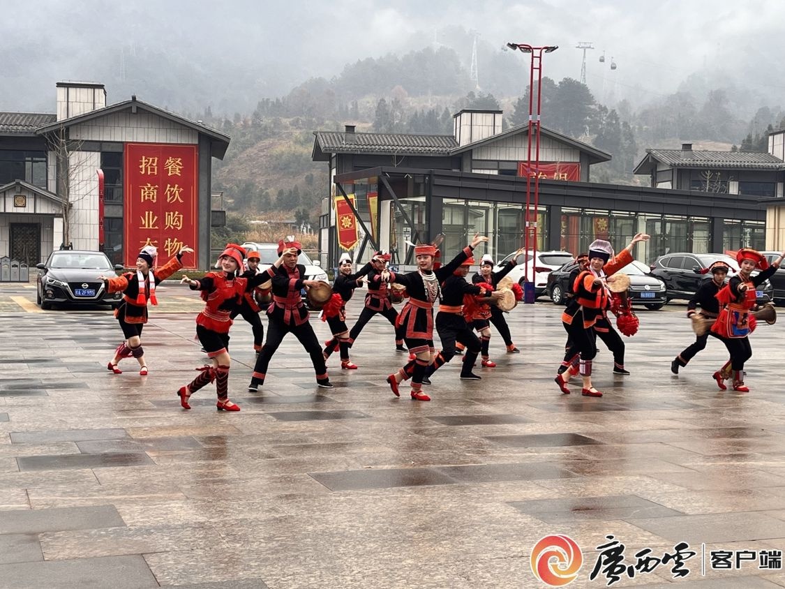 金秀瑶族自治县迎来历史性时刻：村村通客车工程全面启动，37个行政村出行难题终得解决  第2张