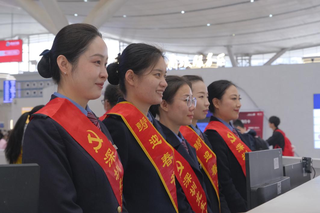 2025元旦深圳北站大揭秘：36.3万人次如何高效出行？  第3张