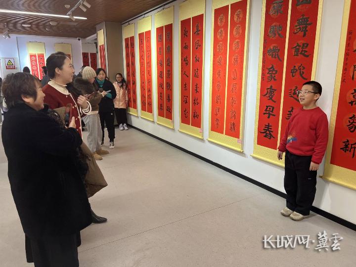 6岁到12岁小书法家齐聚保定，88副春联作品惊艳亮相，你见过吗？  第4张