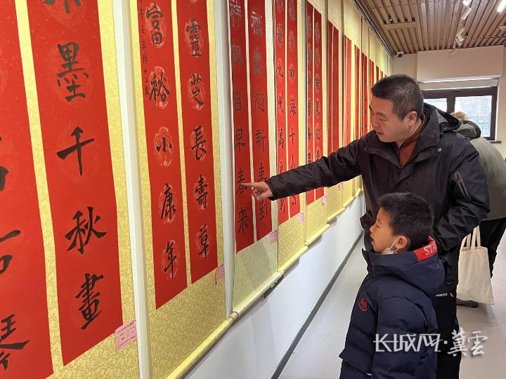 6岁到12岁小书法家齐聚保定，88副春联作品惊艳亮相，你见过吗？  第5张