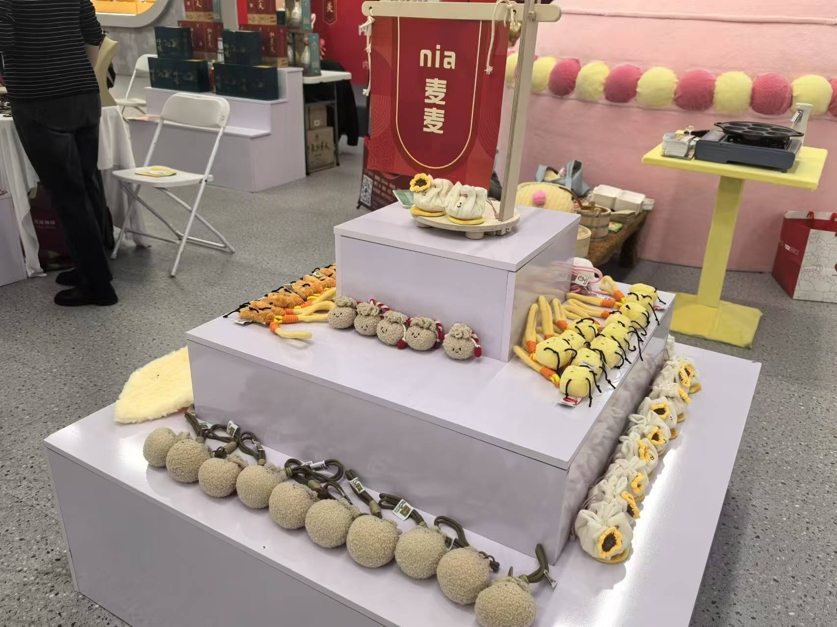 探秘内蒙古非遗年货节：传统手工艺与现代文创的完美碰撞，你不可错过的文化盛宴  第3张