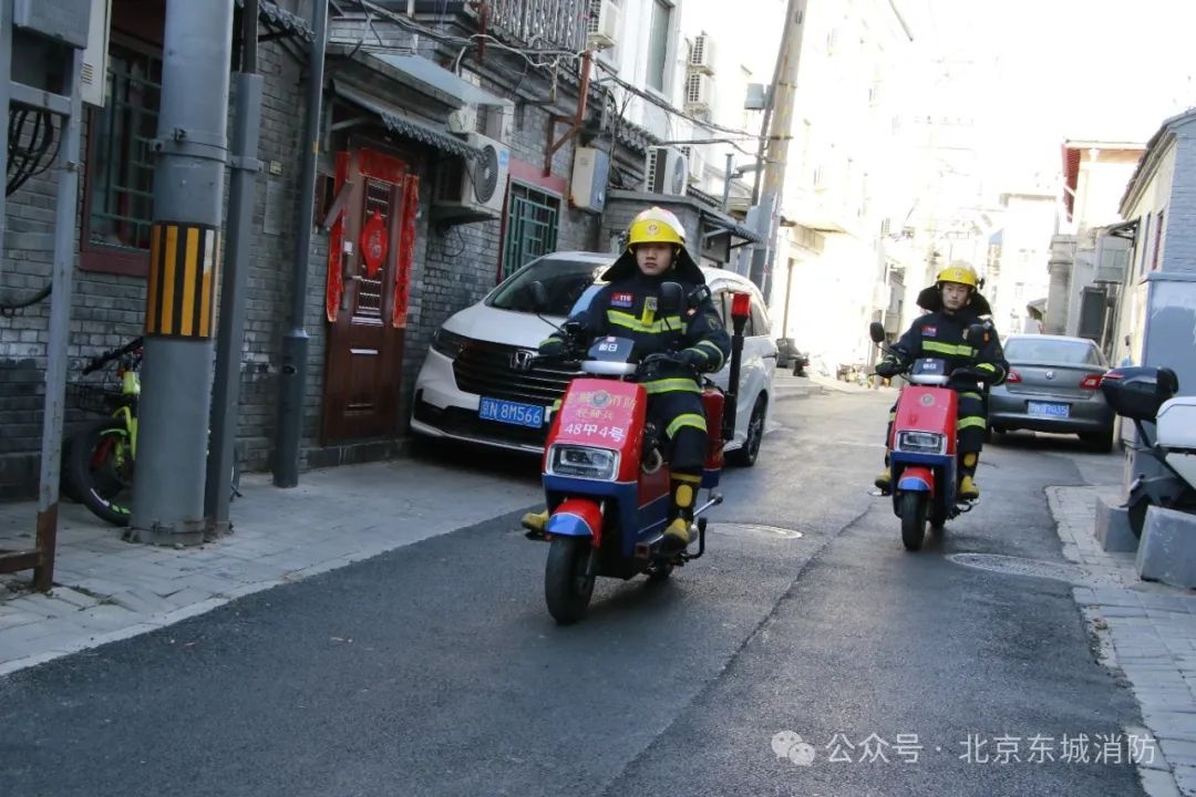 王府井大街春节人潮涌动，蓝朋友如何24小时守护你的安全？  第7张