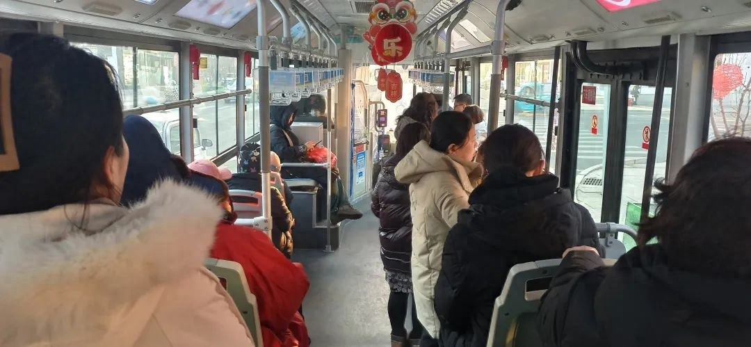 春节团圆时刻，谁在默默守护我们的出行？公交人的坚守与担当