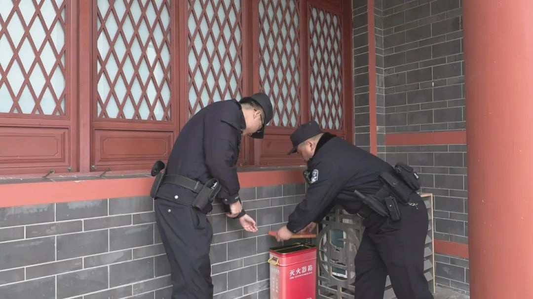 春节坚守岗位的他们，为何成为新年最美的风景线？  第2张