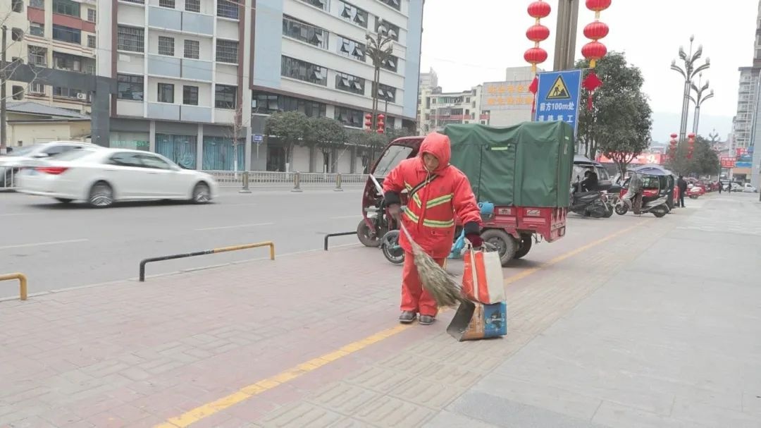 春节坚守岗位的他们，为何成为新年最美的风景线？  第4张
