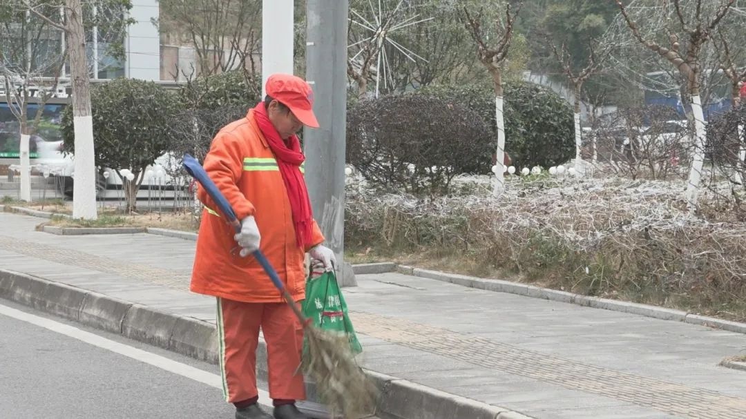 春节坚守岗位的他们，为何成为新年最美的风景线？  第5张