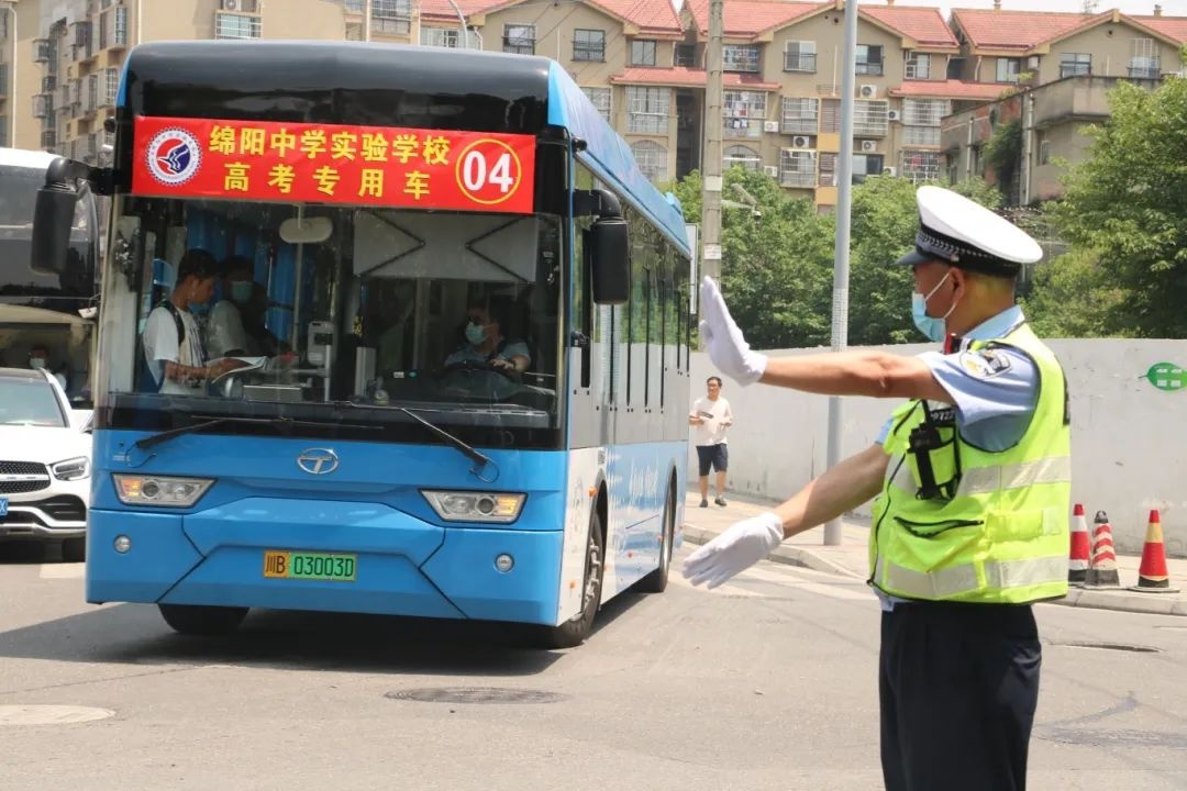 28年春节坚守岗位！民警周瑜为何选择与母亲异地团圆？  第3张