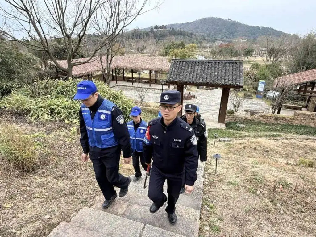 春节嘉兴多地护鸟行动忙！海盐巡山，平湖值守，你知道吗？  第2张