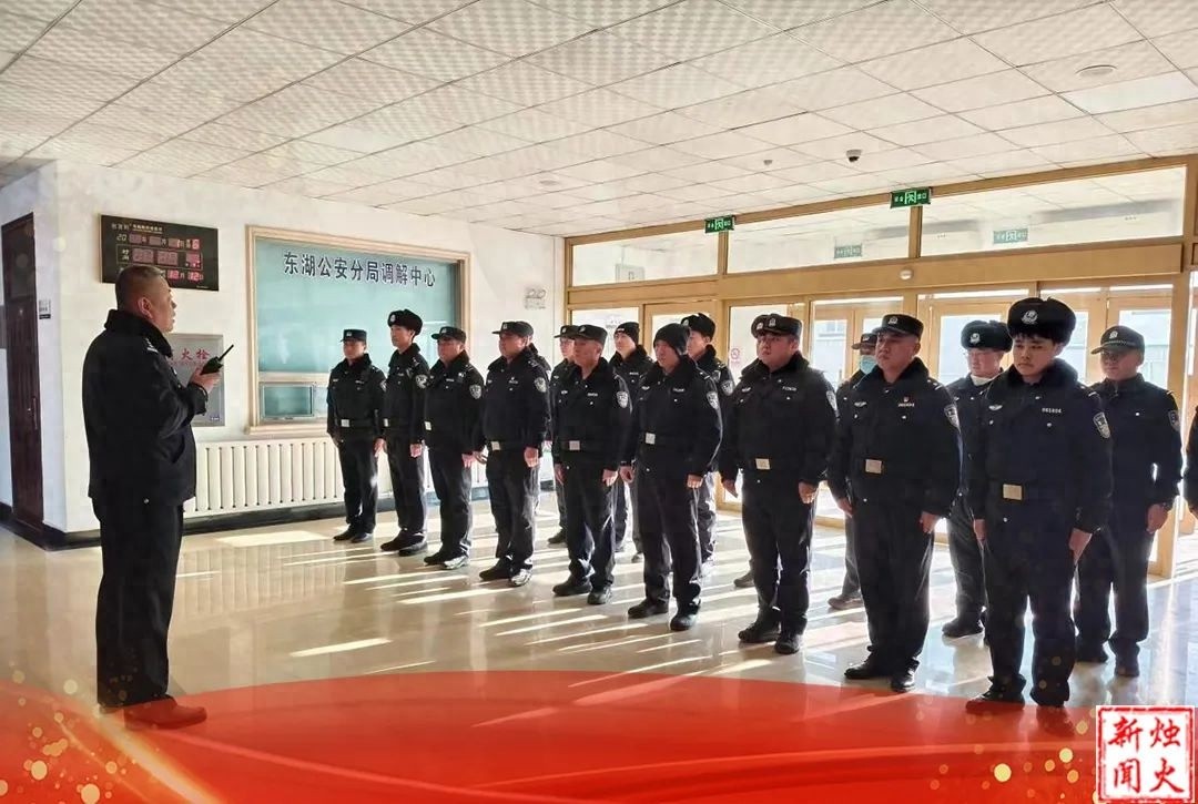 春节阖家团圆时，警察为何坚守岗位?致敬默默守护的人民警察!