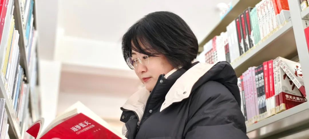 书香年味两相宜！平凉市民为何选择图书馆度过新春佳节？  第3张
