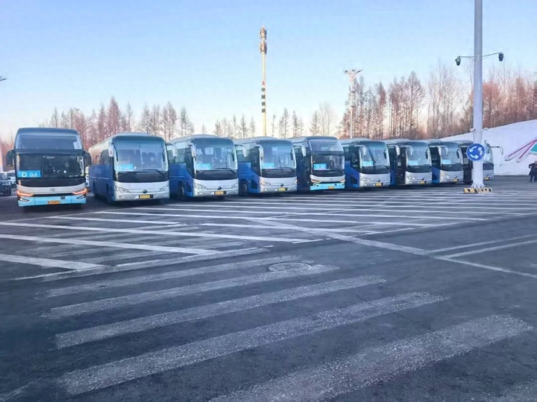 80台保障车辆、28条运行线路！亚布力如何为亚冬会雪上赛区提供完美交通服务？
