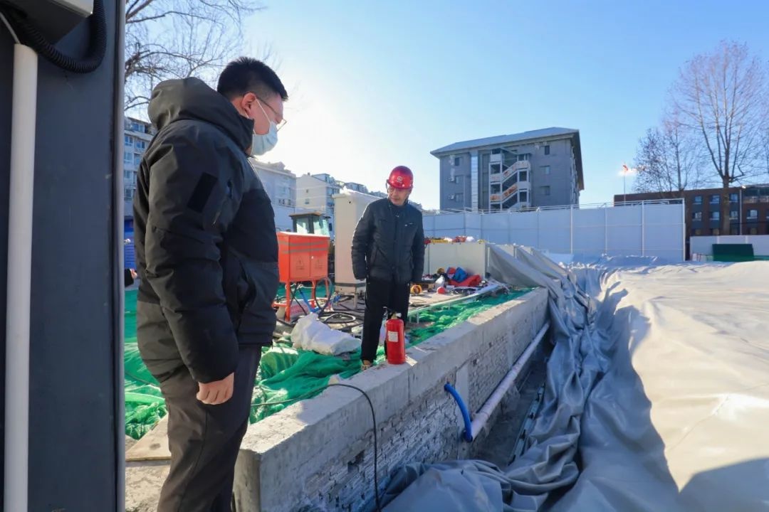 连续八年春节坚守岗位，他们为何选择不回家？揭秘西单连廊背后的无名英雄  第6张