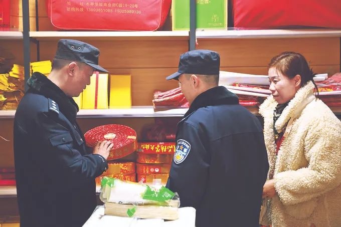 春节假期，警察叔叔为何比平时更忙？揭秘他们的特殊守护  第2张